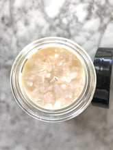 Load image into Gallery viewer, SCENTED SOY CANDLE WITH CRYSTALS | DEEP RELATIONSHIP
